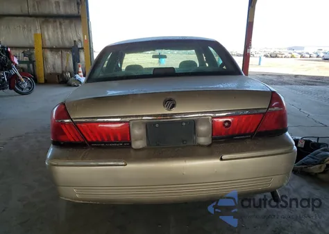 2000 Mercury Grand Marquis Gs z USA, uszkodzony, nr VIN 2MEFM74W7YX682098